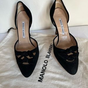 Manolo Blahnik Black Suede Pumps 38